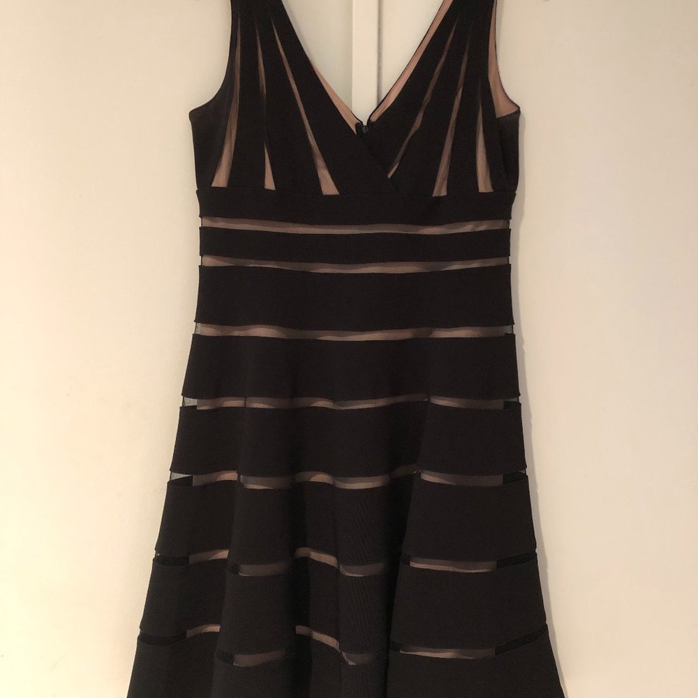 JS Collections Dress - Picture 3 of 4